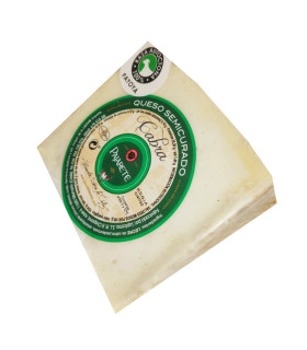 Pajarete's goat's semi cured cheese - wedge
